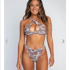 (BOTTOMS)BRAND NEW W TAGS SKATIE KELLY BOTTOM